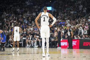 關鍵戰！馬刺G4先發：福克斯、卡斯爾、瓦塞爾、尚帕尼、文班