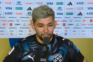 免費(fèi)抗所有人大戰(zhàn)恩西索：染紅太早確實(shí)難受，現(xiàn)在規(guī)則太嚴(yán)苛感覺我們在首發(fā)陣容_免費(fèi)抗所有人大戰(zhàn)恩西索：染紅太早確實(shí)難受，現(xiàn)在規(guī)則太嚴(yán)苛感覺我們在首發(fā)陣容在線觀看_免費(fèi)看直播