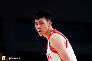 真是不怯場！龐崢麟14分鐘貢獻9分4板3助 半場2秒壓哨上籃亮眼