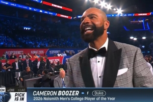 老父親的喜悅！卡梅隆·布澤爾以第3順位被選中 老布澤爾喜笑顏開