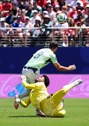意媒：羅馬有意免簽34歲中場弗羅伊勒，世界杯3場小組賽全部首發