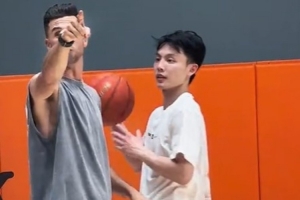 在美特訓！徐杰&劉金雨模擬實戰接球投籃訓練 移動接球、快速出手