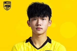 官方：18歲前鋒韋文寧報名廣東廣州豹一線隊，身披32號球衣