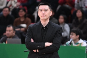 楊鳴：中國籃球其實跟中國足球差不多 楊瀚森在NBA打得很掙扎
