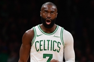 整整十年時光！杰倫·布朗綠軍生涯5次入選全明星 24年榮膺FMVP
