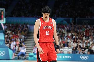渡邊雄太11投5中&三分4中1&罰球5中5 得到16分4板1助