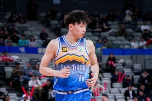 600萬元！媒體人：新疆男籃將以三年滿額頂薪合同續(xù)約齊麟