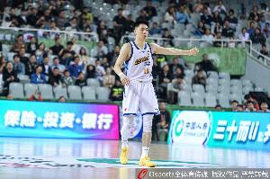 媒體人：朱俊龍預計留隊 廣廈遭遇困難 但他們仍希望保留部分主力