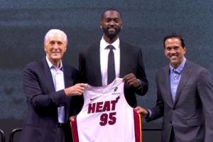 最新01NBA辦公室看賽事前瞻_最新01NBA辦公室看賽事前瞻在線觀看_免費看直播