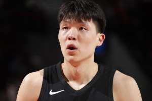 今日中方經紀人：楊瀚森在NBA首個賽季挑戰很大 我們大戰新賽季充滿信心低調看直播_今日中方經紀人：楊瀚森在NBA首個賽季挑戰很大 我們大戰新賽季充滿信心低調看直播在線觀看_免費看直播