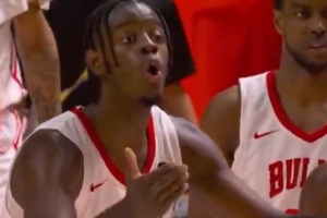 字正腔圓！兩隊起摩擦 4號秀威爾遜大聲嘲諷卡盧馬:Who are you？-7j