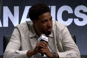 哈利伯頓寄語小球迷：想當球員除熱愛外 還要付出難以置信的努力